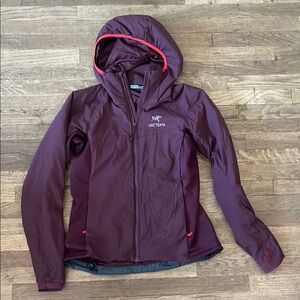 Arc'teryx Women's Burgundy Atom Jacket